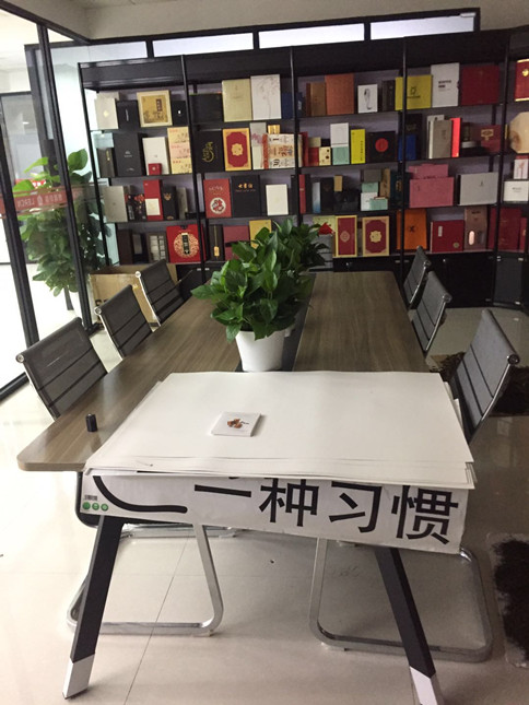 深圳龙岗300平米印刷包装公司办公家具解决方案/会议桌